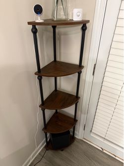 Corner shelf tier