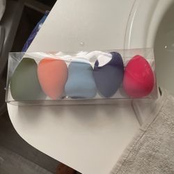 Set Of Four Beauty Blenders 