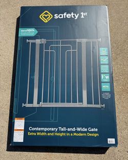 Safety 1st Contemporary Tall & Wide Gate Grey - New in Box - 29"-47" Fit, 36" Tall, Pressure Mount