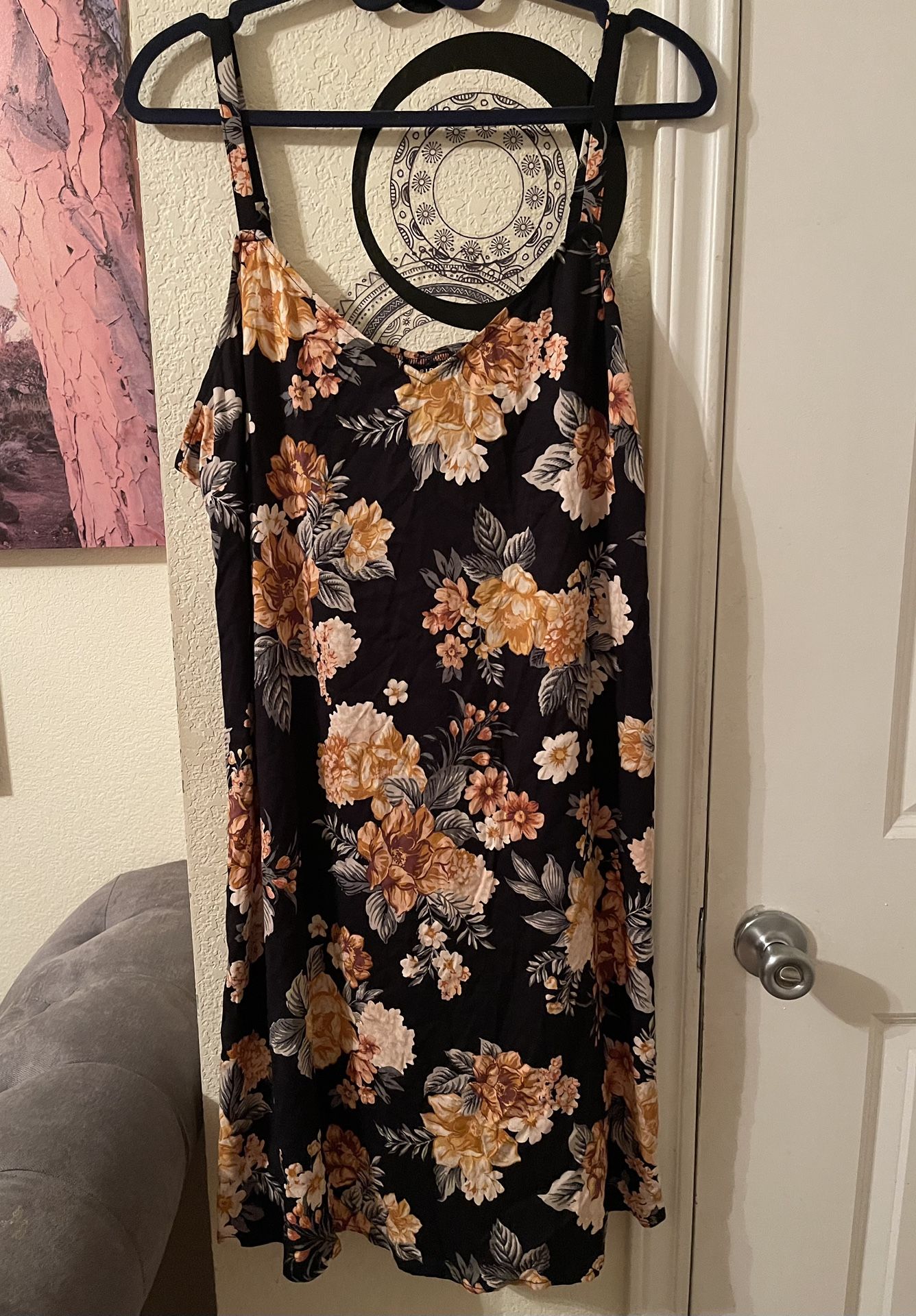 Torrid Plus Size Womens sleeveless blue/Orange Floral Dress size 2X pre-owned.