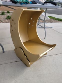 Crescent Moon Baby Bed Prop for Sale in Hemet CA OfferUp