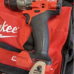 Milwaukee M18 FUEL 18V Lithium-lon Brushless Cordless 1/2 in. Hammer Drill/Driver