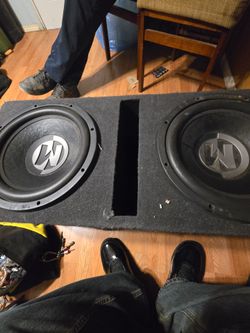 2 1 inch Memphis subs in box dual voice coil hit hard asking 200$