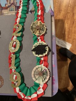 graduation leis