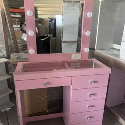 New Pink Makeup Vanity 