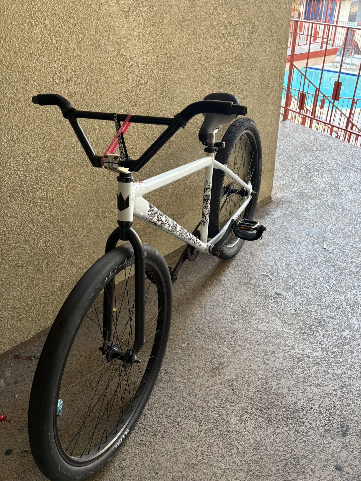 Throne White Chad 29’er