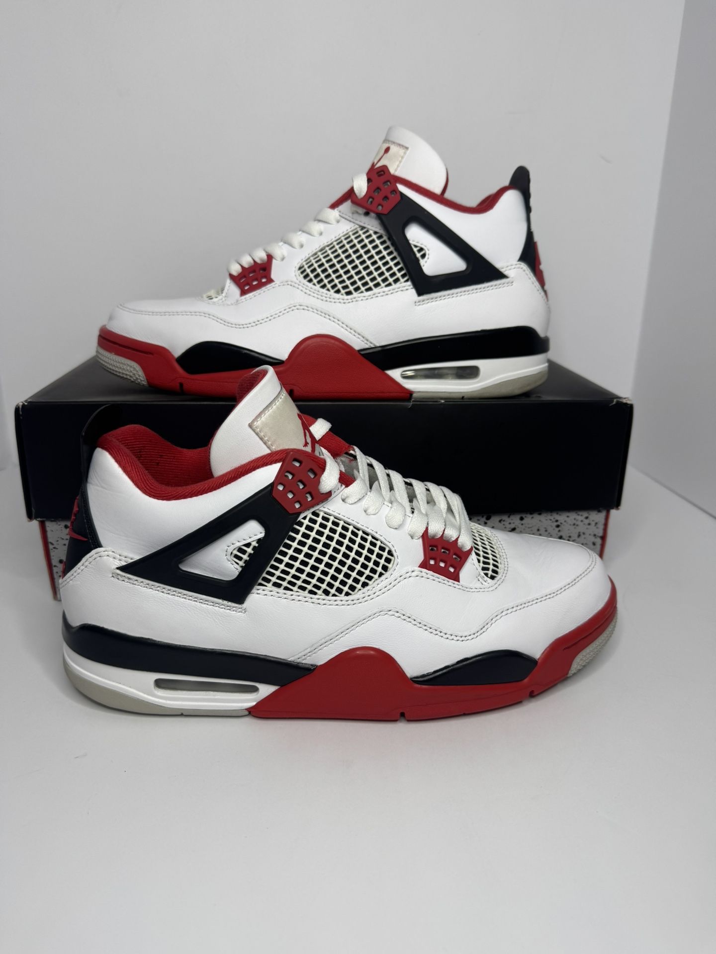 VNDS Jordan 4 โFire Redโ (2020) 10M