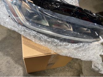 Volkswagen Jetta passenger headlight 2025-2026