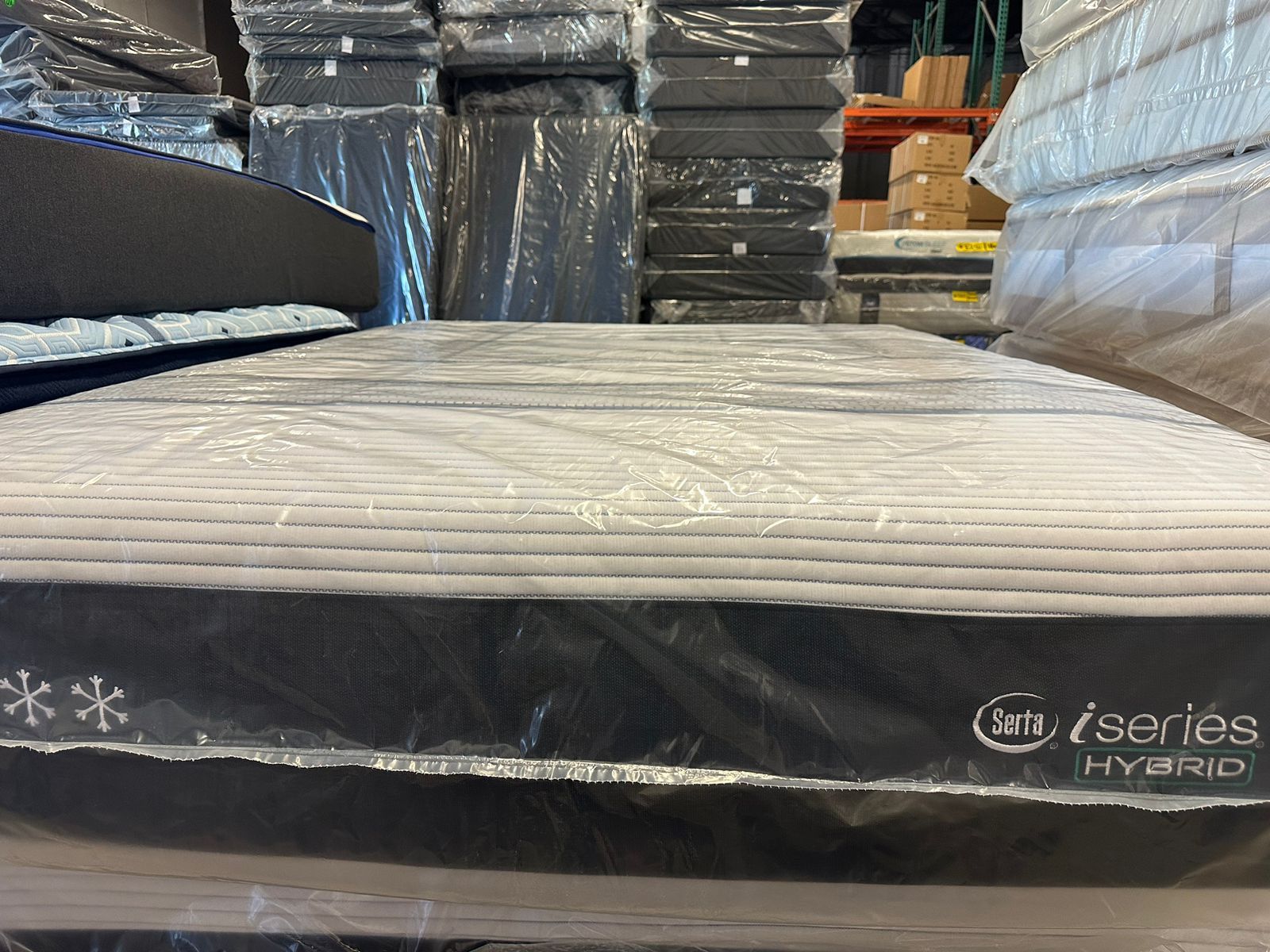 Queen Mattress Serta Iseries Hybrid 4000 Plush 14.5 Soft Furniture
