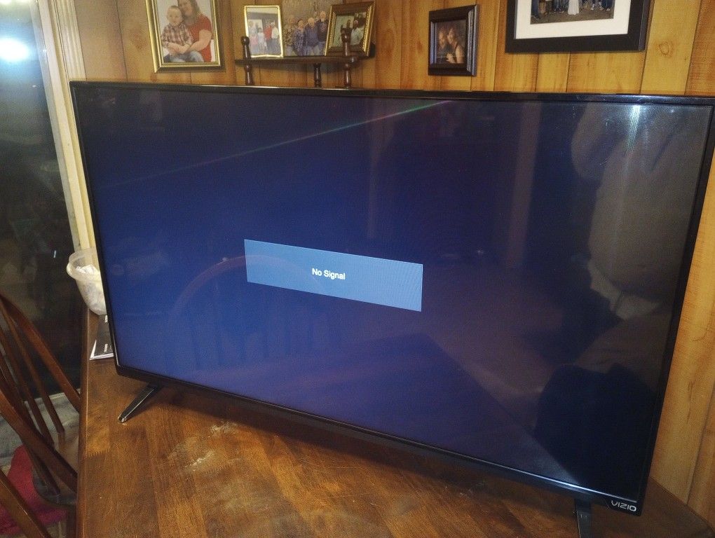 Sanyo 43 Inch Flat Screen TV On Stand