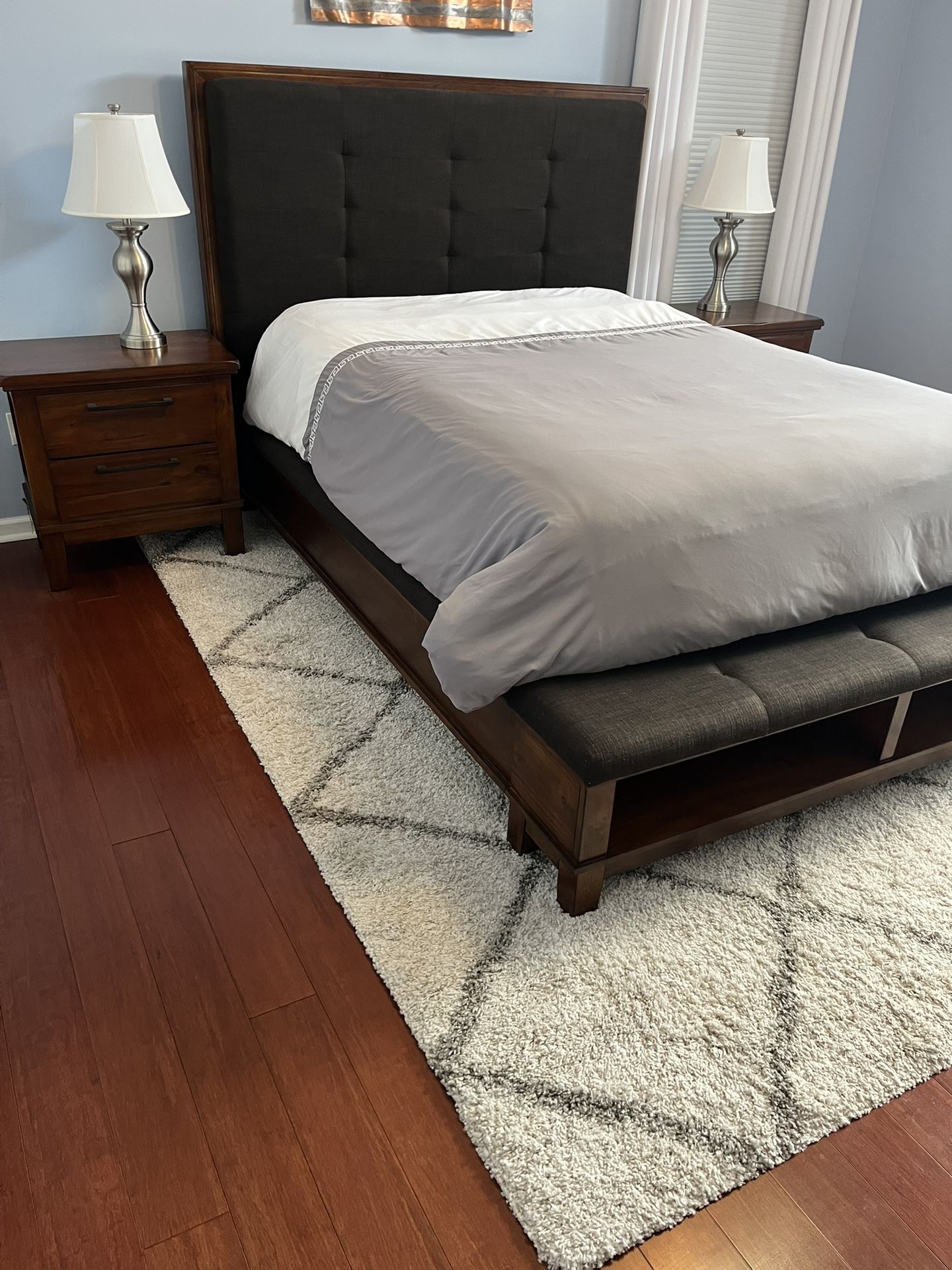 Queen Upholstered Bedroom Set
