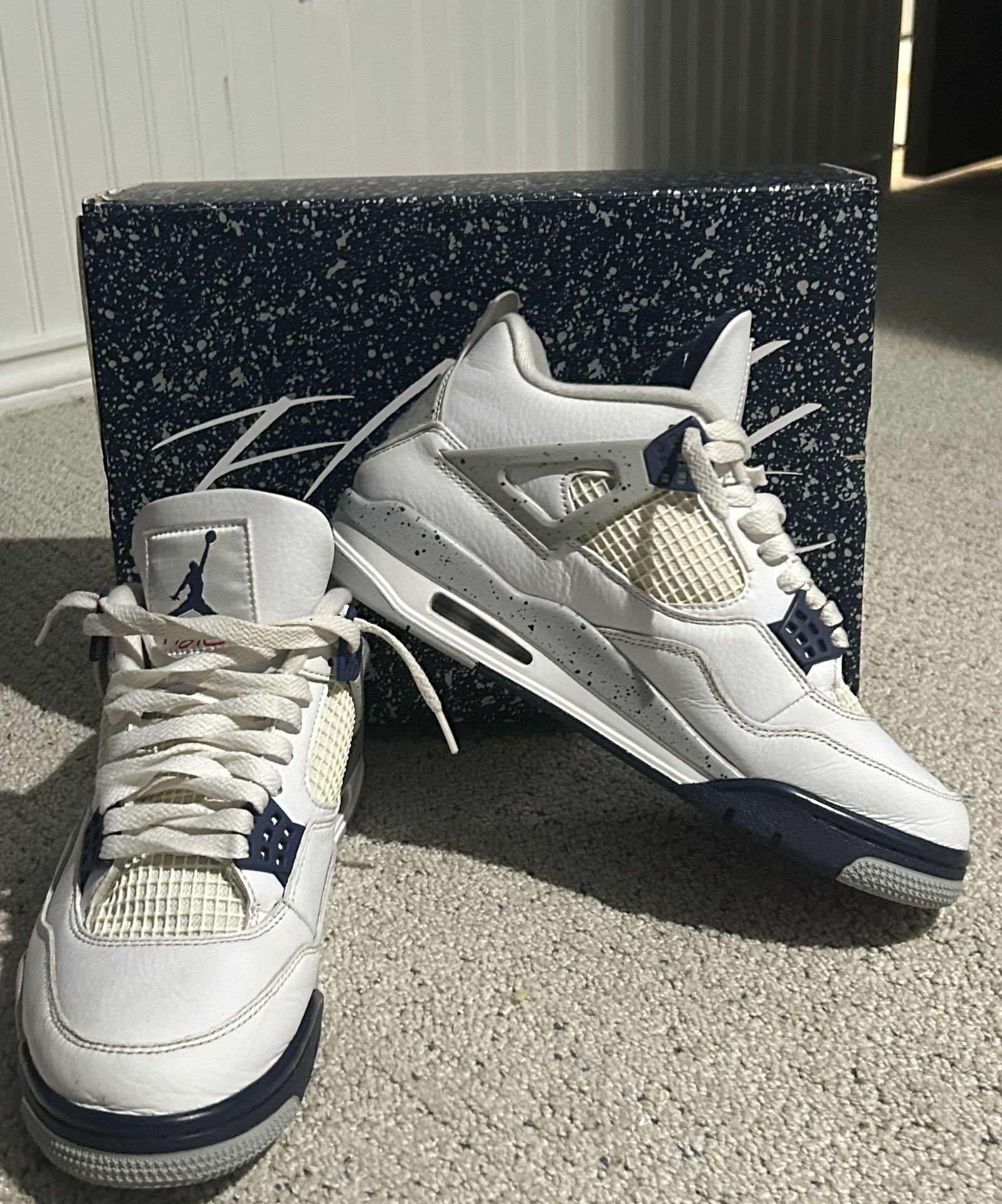 Jordan 4 Midnight Navy Size 8.5 Men