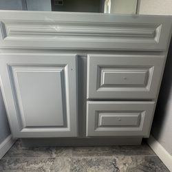 Bath vanity cabinet