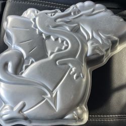 Dragon Vintage Baking Pan From 1984