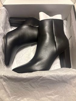 Women's boots/ # 8 M
