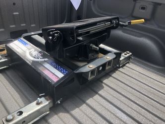 Fifth wheel hitch