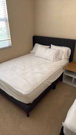 Queen bed with mattress