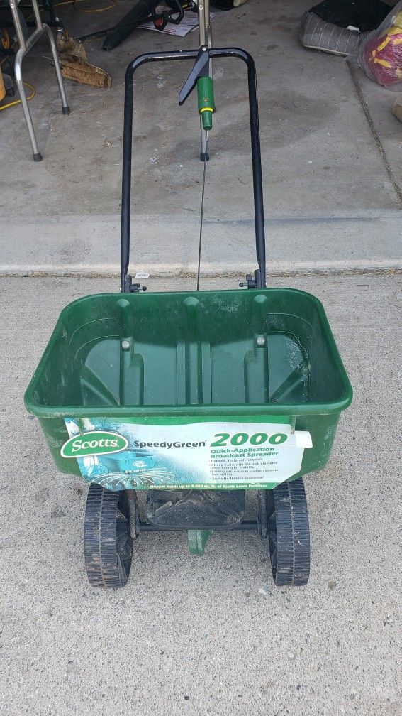 Scotts Speedy Green 2000 Broadcast Spreader
