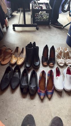 Nine pairs of shoes, size 8 and 8 1/2