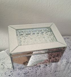 Crystal glass box
