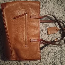 Dooney &Bourke