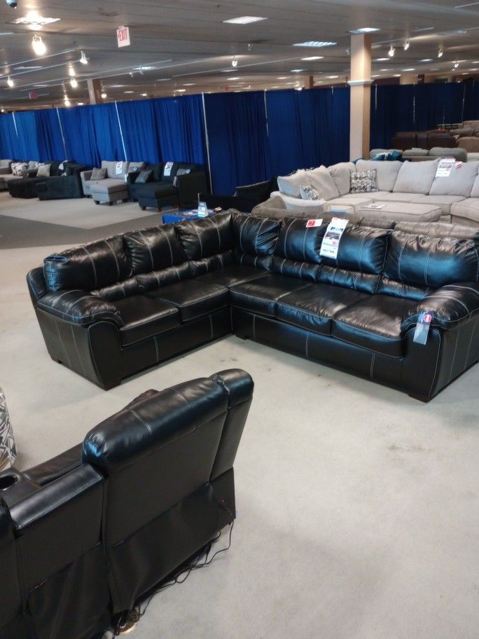 Kiser Black Sectional for Sale in Portland OR OfferUp
