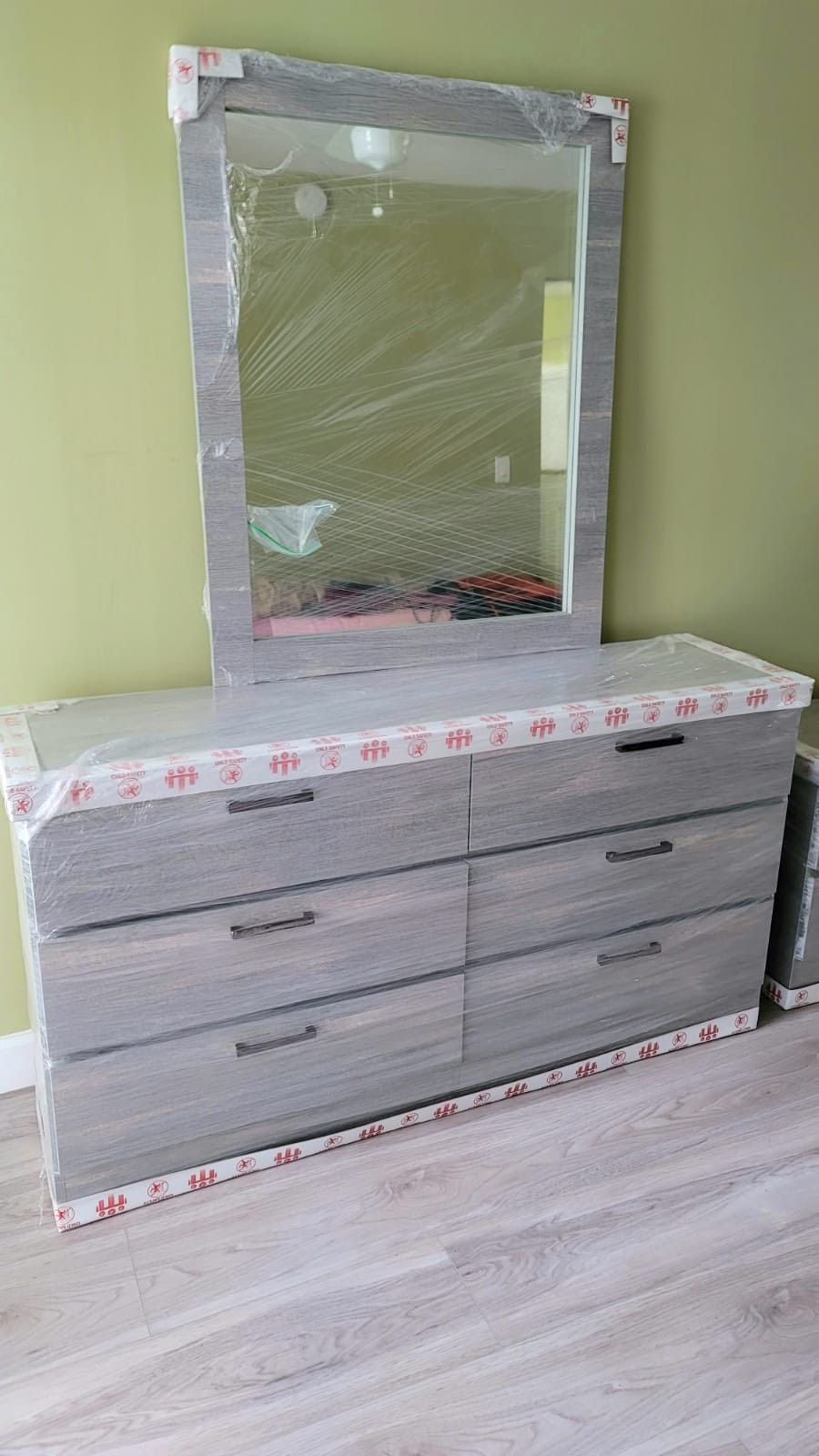 NEW 6 DRAWER DOUBLE DRESSER WITH A NIGHT STAND 😊 ASSEMBLED