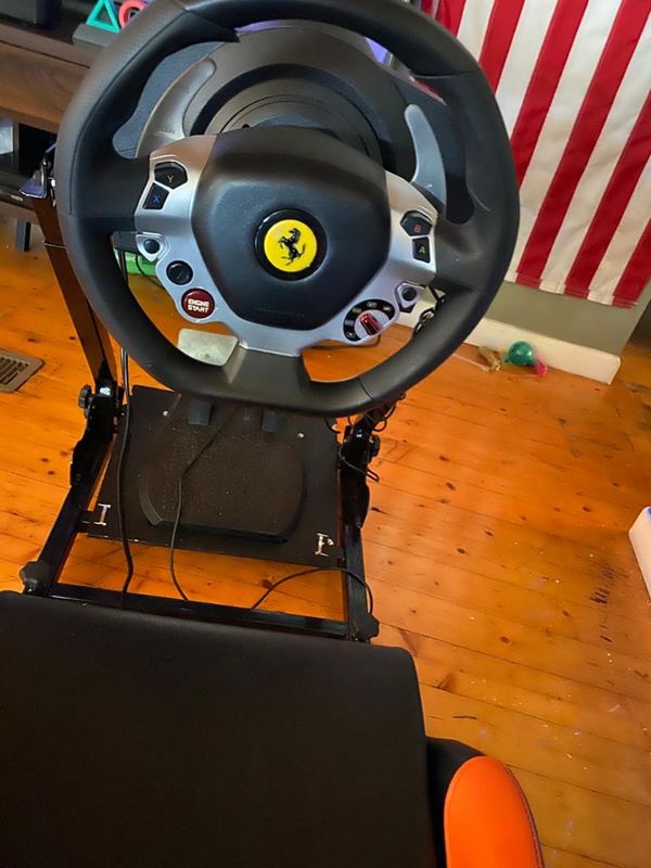 Thrustmaster Ferrari 458 Italia USB Wheel and Pedals Set for PC/Xbox One and racing chair stand