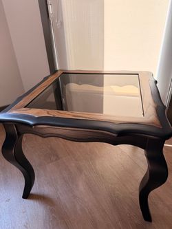 Recently Refinished - Solid Wood - Vintage Side / Coffee table