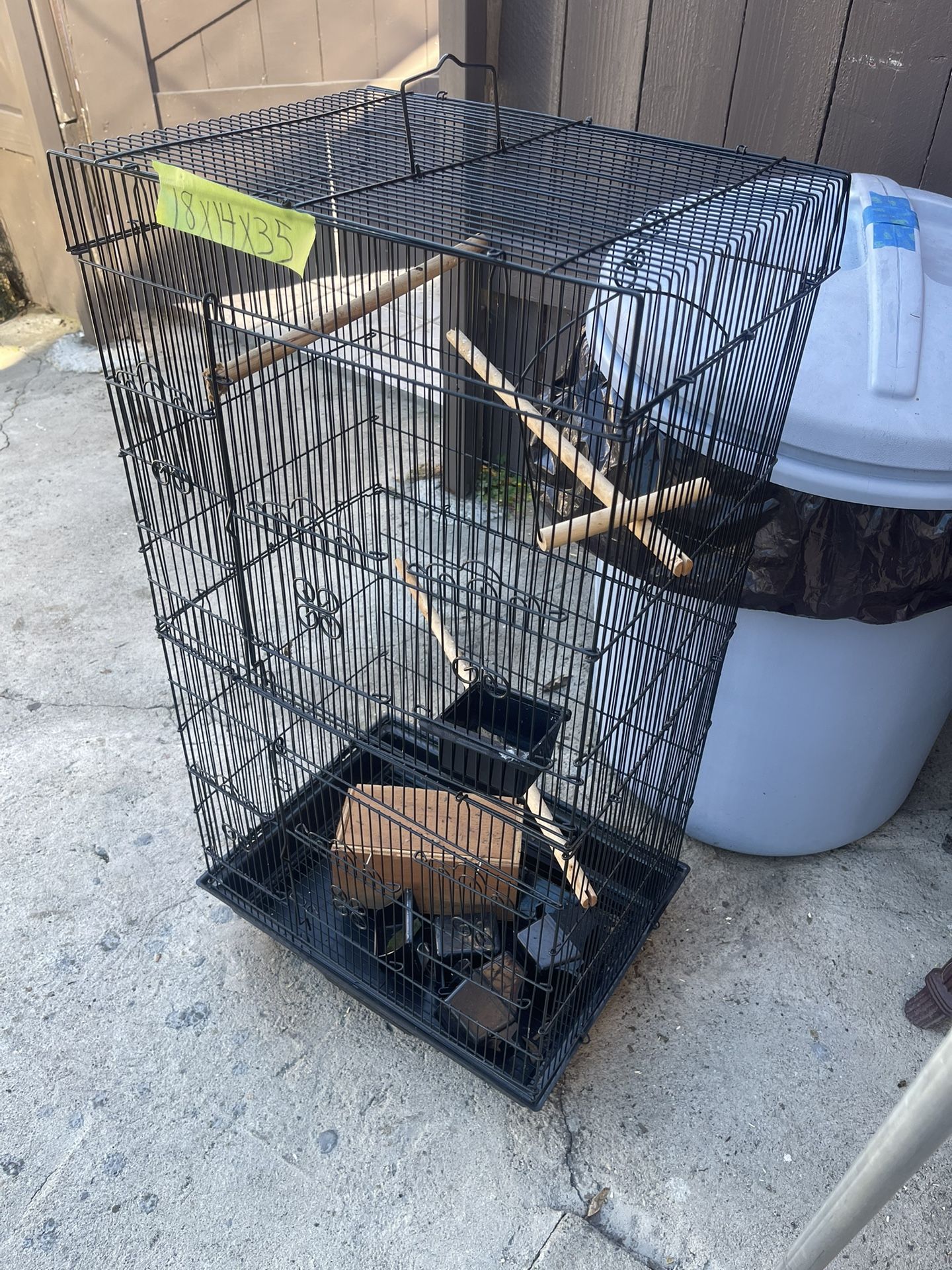 Excellent Condition Birds π¦
Cages