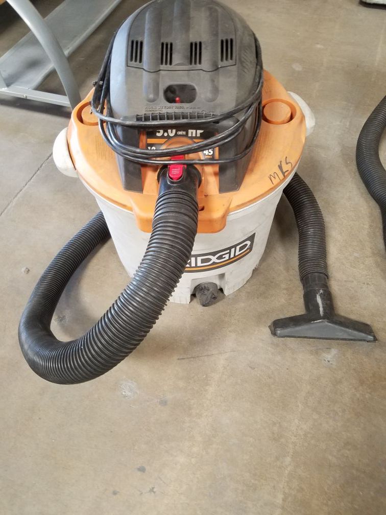 RIDGID WD12460 5HP 12 GALLON DRY VAC VACUUM W/ BLOWER AND ATTACHMENTS