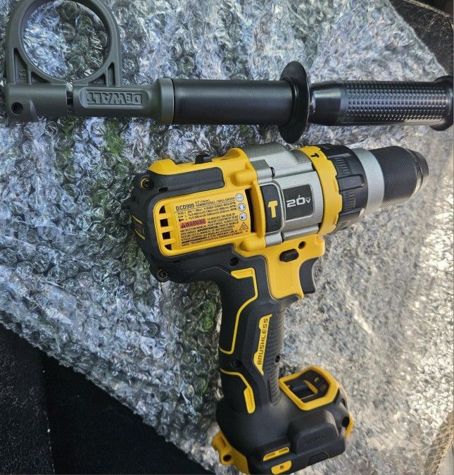 Brand New Dewalt 20volt Brushless XR Flexvolt Advantage Hammer Drill. $100