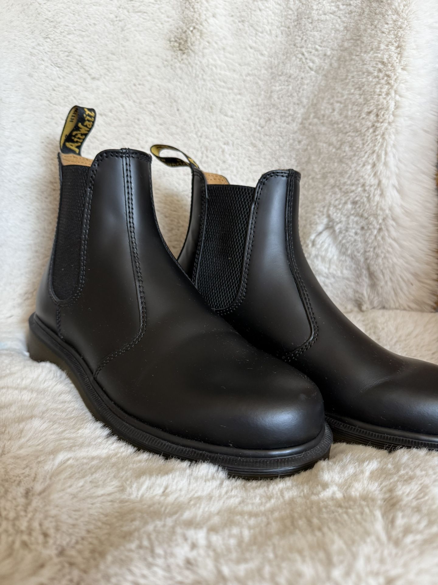 Dr. Martens 2976 Chelsea Boot