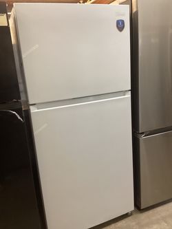 Midea 30 in 18 cu.ft. Top Freezer Refrigerator in White New Scratch and Dent
