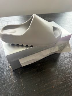 Yeezy slides 6