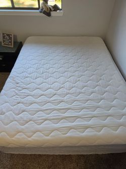 Memory foam Queen Mattress and Metal Platform Bed Frame