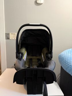 Even Flo Infant Car Seat with Base