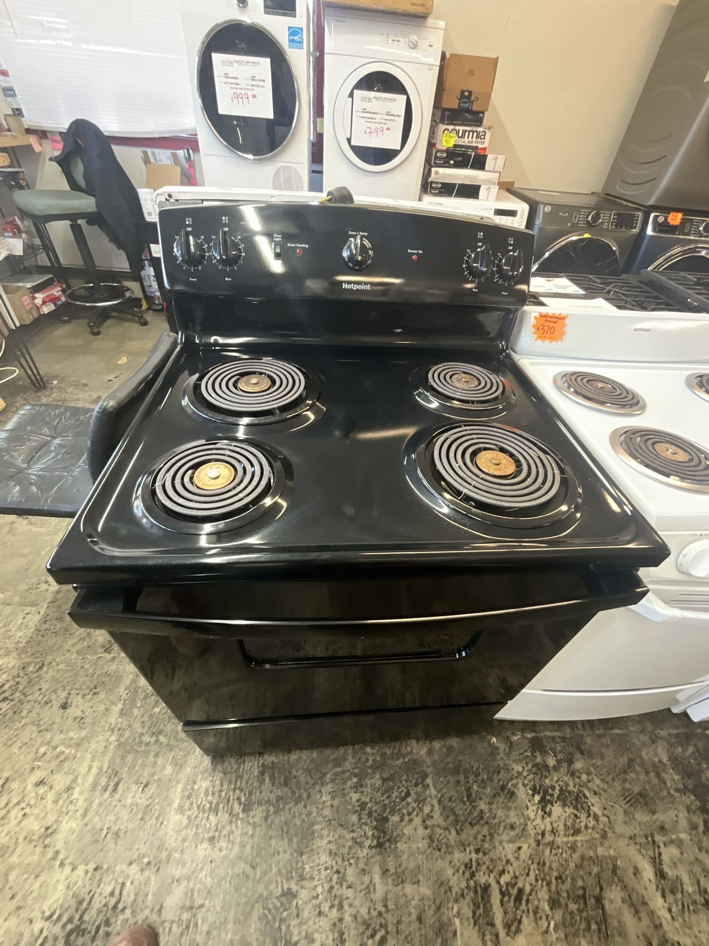Black Hotpoint Coil Top Stove