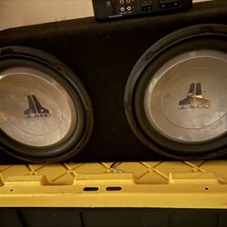 JL Audio 12” Subs And Rockford Fosgate 500 Watt Amp 