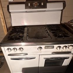 $75🏷️  Vintage Gaffers & Sattler gas rang