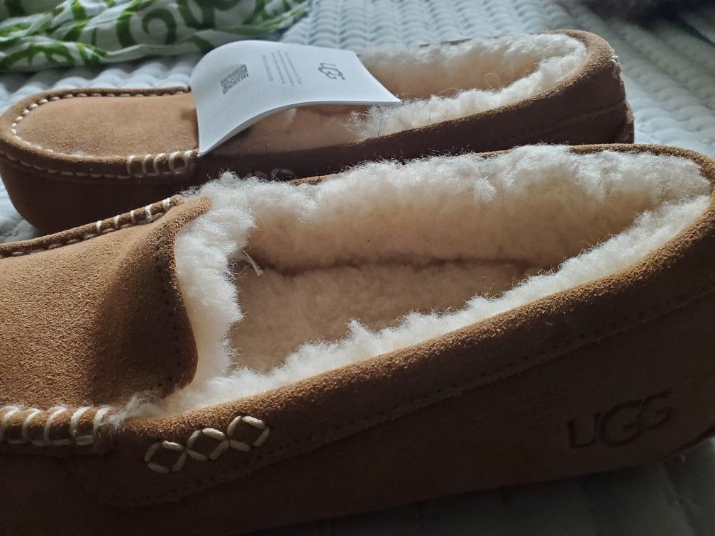 Ugg Mocassins Women's Size 9 (REDUCED)