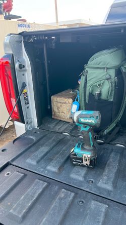 Makita Cordless Impact Driver with Battery