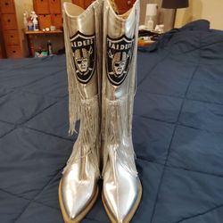 Raiders size 11boots