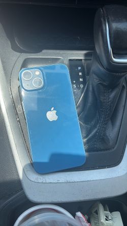 iPhone 13 128 gb unlocked $225