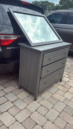 Dresser … Delivery extra