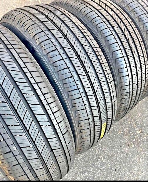 225: 60R18 Marca Michelin Vendo un set de llantas en perfecta condición 80% life 🏁🚘🚘