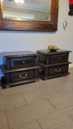 TWO BEAUTIFUL SOLID WOOD BLACK/BROWN NIGHTSTANDS