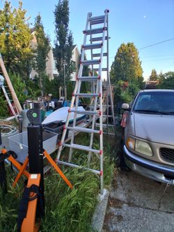 Little Gaint MX17 Skyscraper Foldong Ladder.Excellent Condition. Four pick up fremont sea. No ball offers please. No trades.