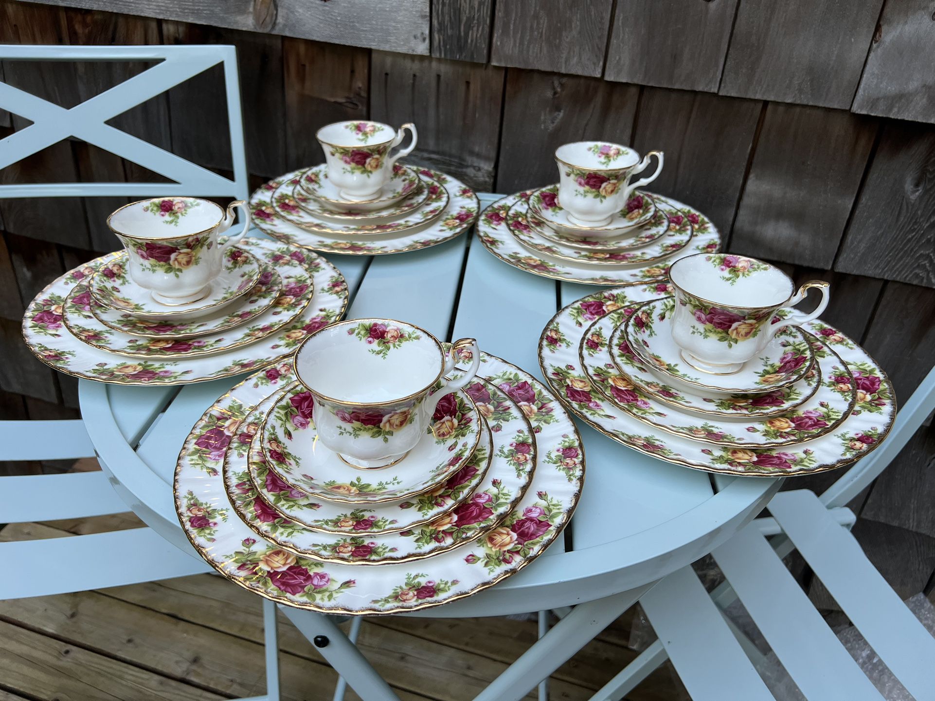 25 Piece 5 Place Settings Royal Albert Old Country Roses China
