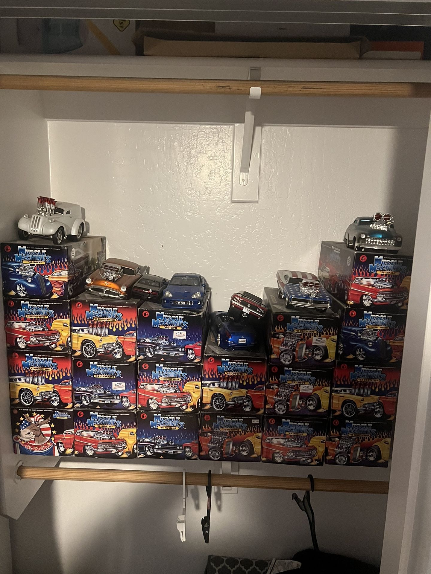 Muscle Machines 1/18 Scale